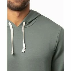 Travis Mathew Cloud Hoodie -golf ball Shop travis mathew cloud hoodie balsam green 04 40359.1667934048