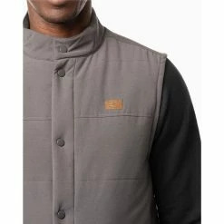 Travis Mathew Snowbody Better Vest -golf ball Shop travis mathew snowbody better vest grey pinstripe 04 91793.1640880650